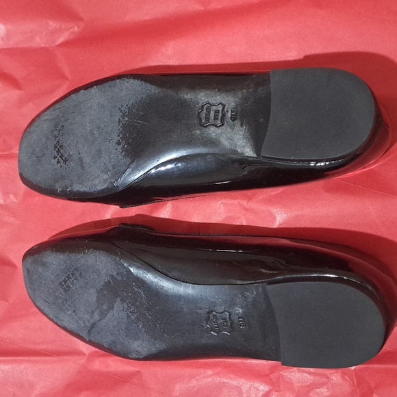 Euc Tory Burch patent leather loafers - Picture 7 of 8